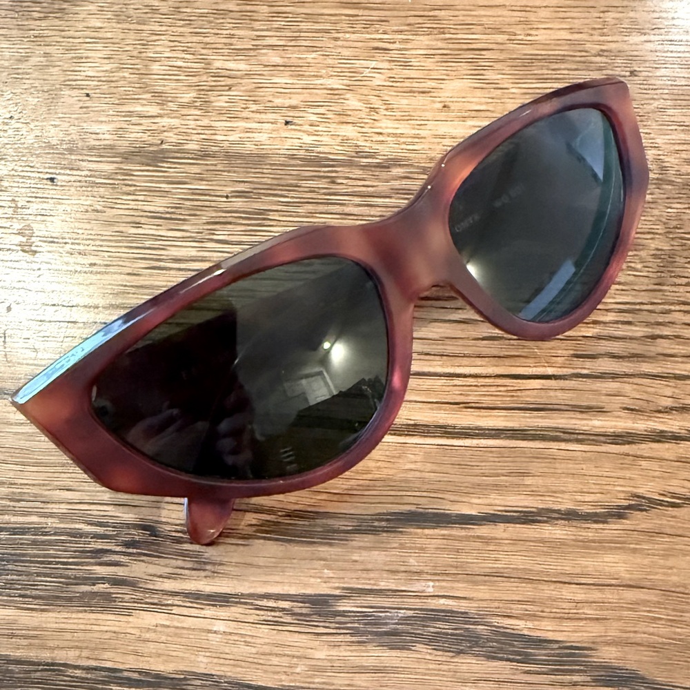 Vintage 1980s Ray-Ban B&L Onyx Sunglasses - Tortoise Brown - Like New Condition